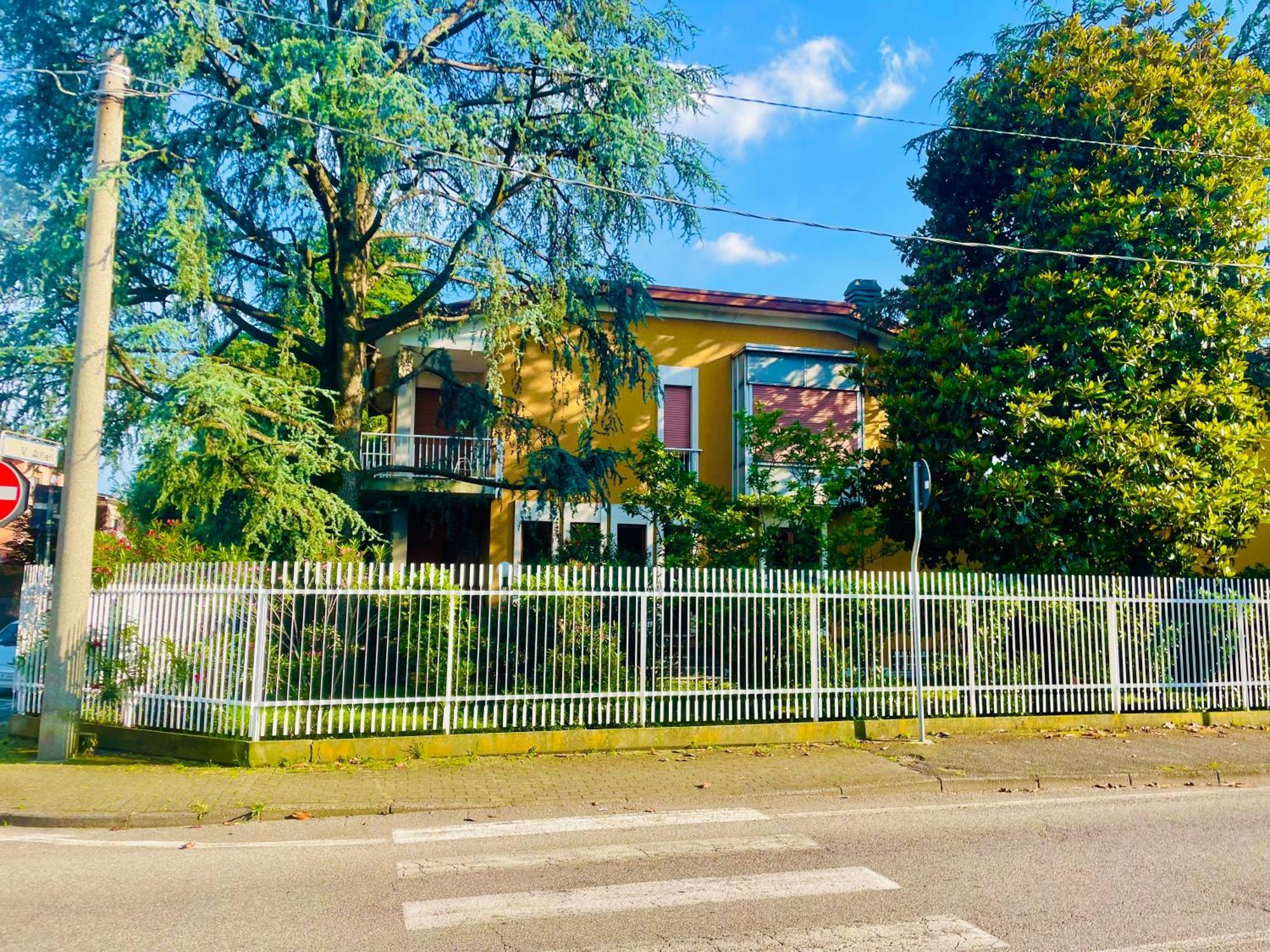 Appartamento Tra Monza E Milano Muggio Bagian luar foto